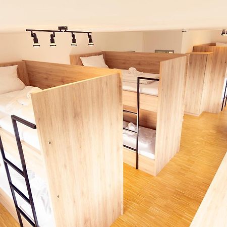 Henrys Sleeping Am Augsburger Eiskanal エクステリア 写真