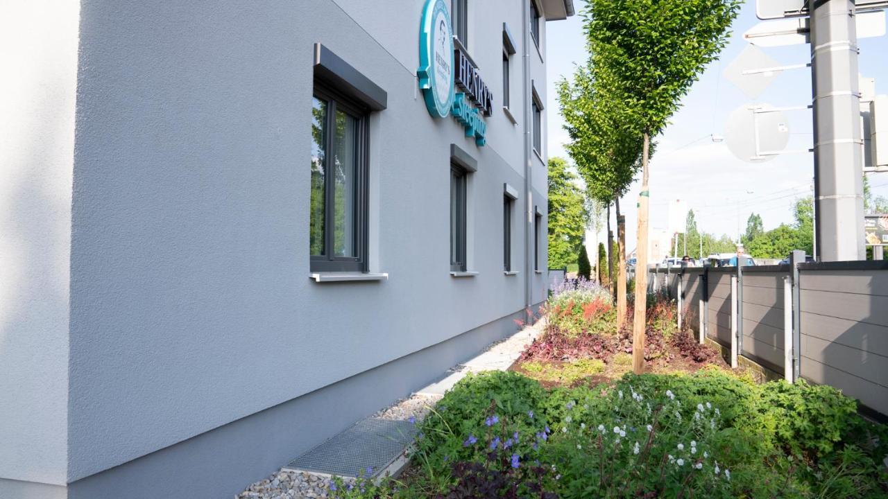 Henrys Sleeping Am Augsburger Eiskanal エクステリア 写真