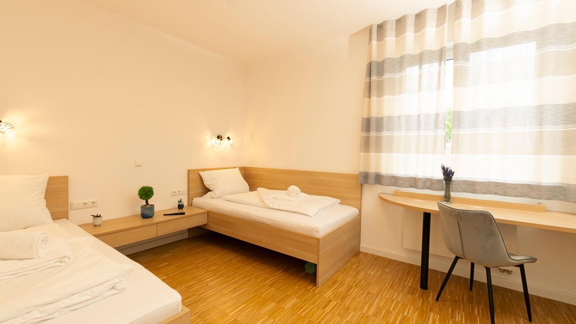 Henrys Sleeping Am Augsburger Eiskanal エクステリア 写真
